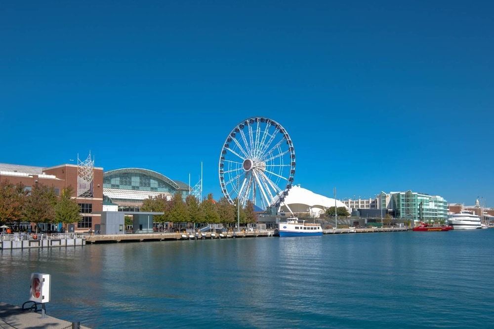 undefined The Stratus - Vibrant Studio in Heart of Downtown 4