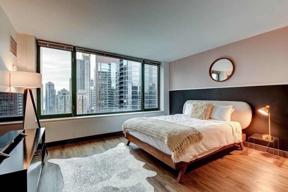 undefined The Stratus - Vibrant Studio in Heart of Downtown 9