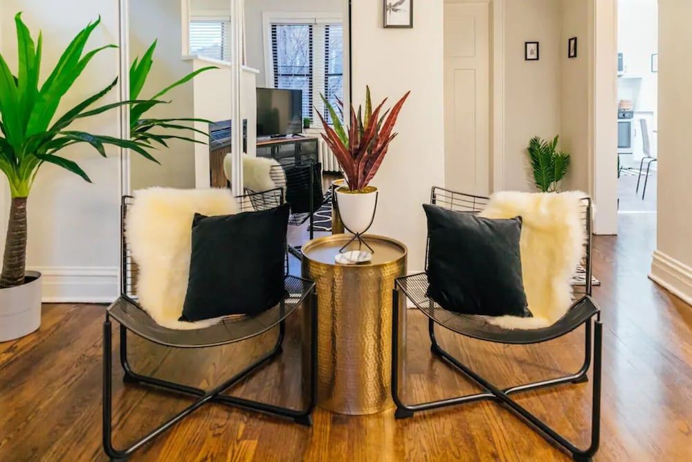 undefined Best Deal 2BR Apt in Lakeview 10