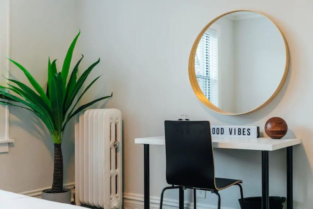 undefined Best Deal 2BR Apt in Lakeview 7