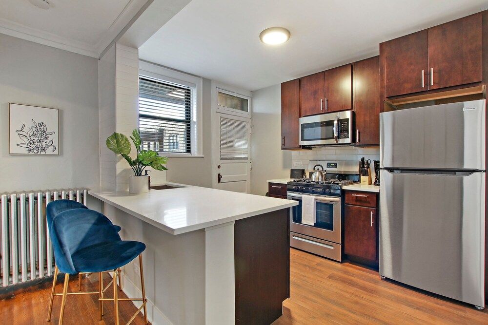 undefined Classic & Charming 2BR Apt in Lincoln 10