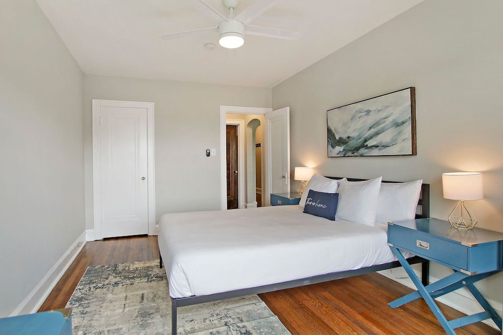 undefined Classic & Charming 2BR Apt in Lincoln 5