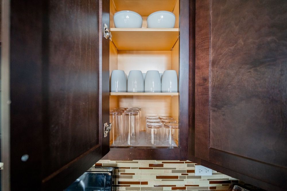 undefined 3BR Amazing Apt with Parking in Logan Sq 4