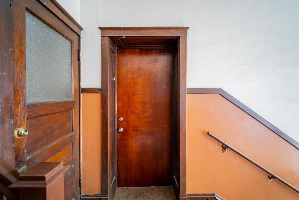 undefined 3BR Amazing Apt with Parking in Logan Sq 9