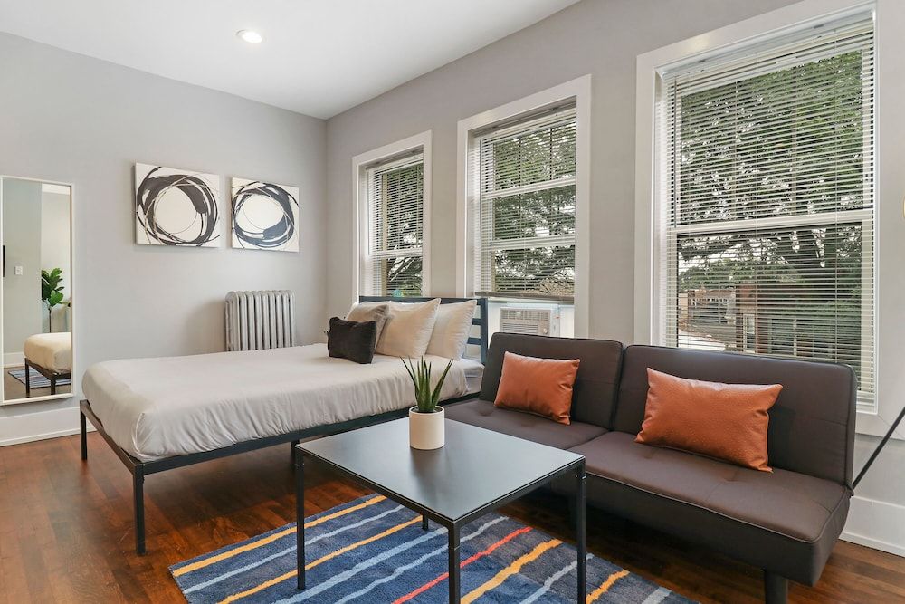 undefined Modern Minimalist Studio in Portage Park 6