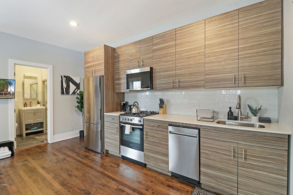 undefined Modern Minimalist Studio in Portage Park 10