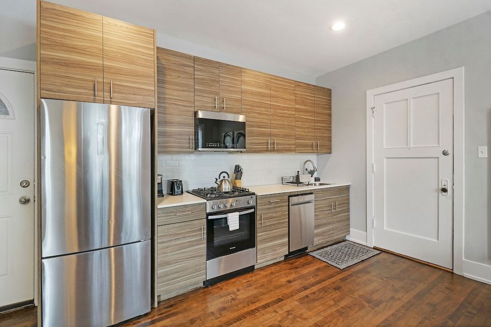 undefined Modern Minimalist Studio in Portage Park 9