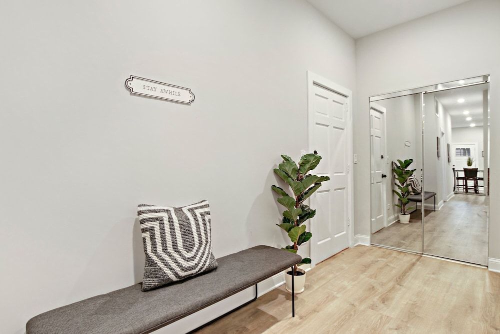 undefined 3BR Comfy Apt in Logan Square 10