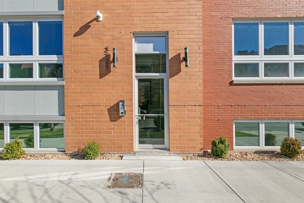 undefined Upscale 3BR Apt with Parking in Ashland 2