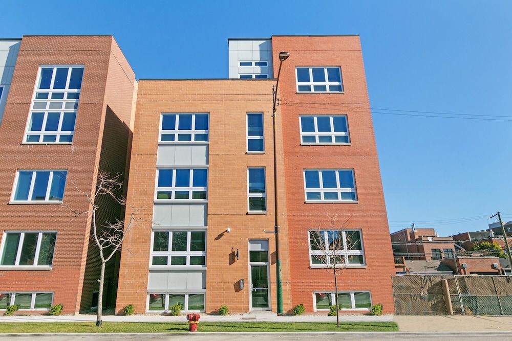 undefined Upscale 3BR Apt with Parking in Ashland 3