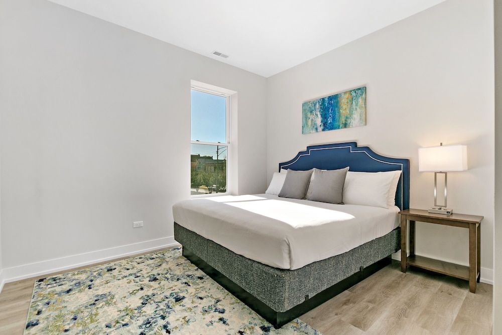 undefined Upscale 3BR Apt with Parking in Ashland