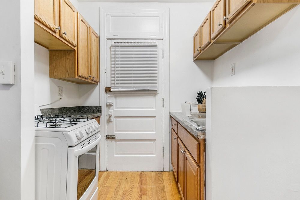 undefined 1BR Apt Safe Popular Spot in Marshfield 7