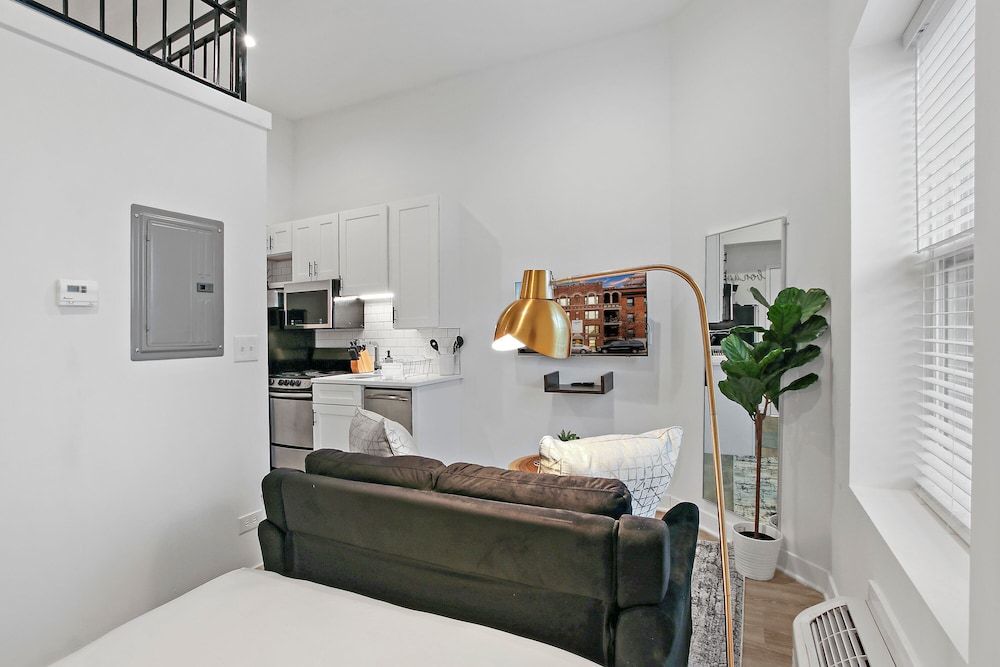 undefined Elite Studio Apt near Shops in Uptown 7