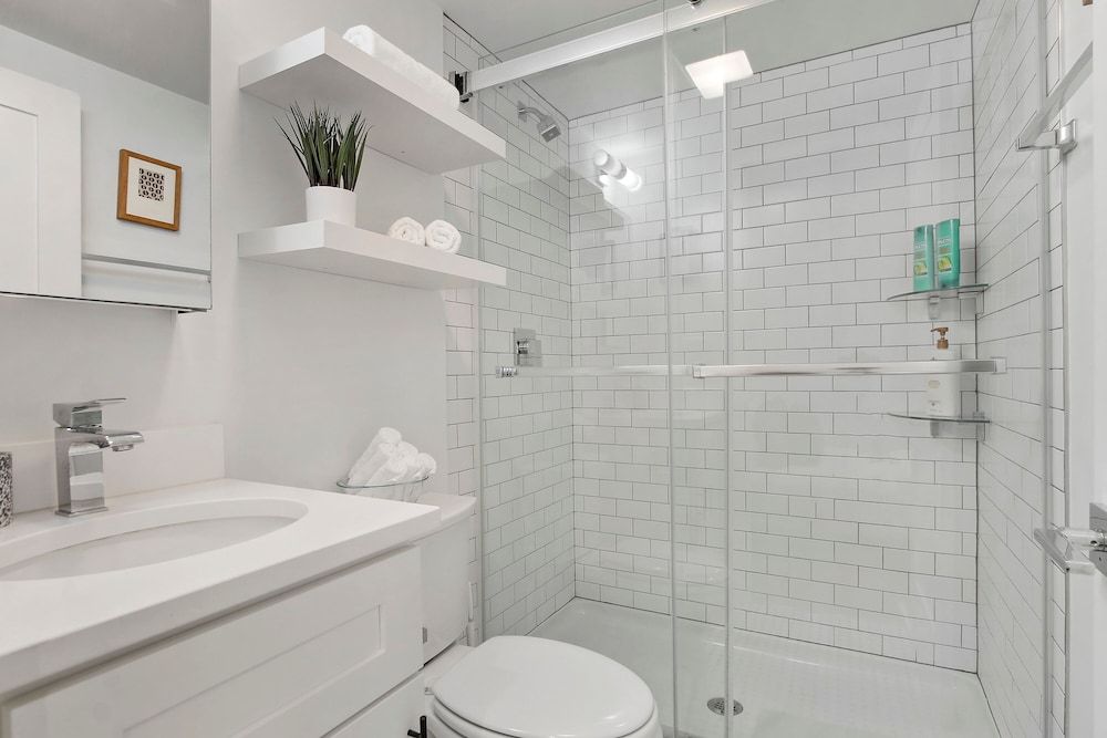 undefined Elite Studio Apt near Shops in Uptown 8