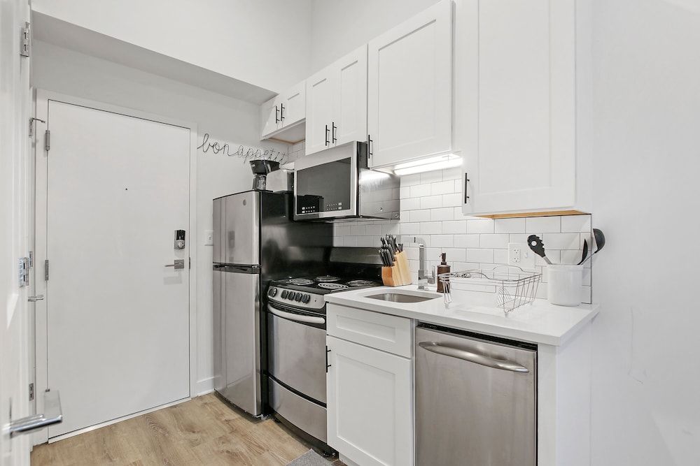 undefined Elite Studio Apt near Shops in Uptown 3
