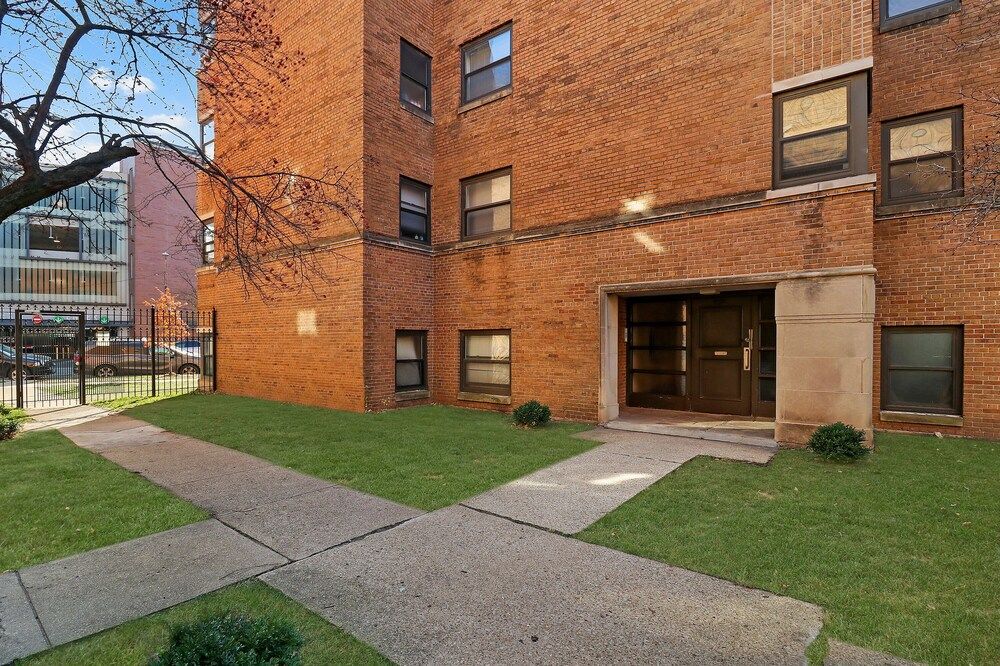 undefined Comfy 2BR Rogers Park Apt in Sheridan 2