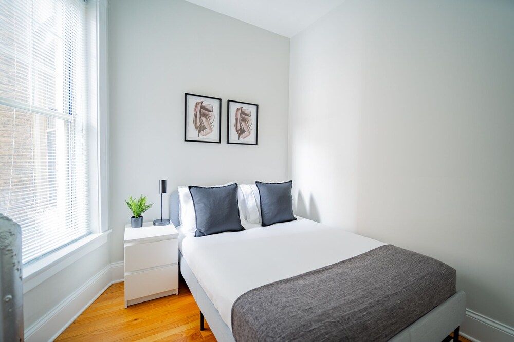 undefined 2BR Apt in Lively Ngbrhood Wrigley Field 5