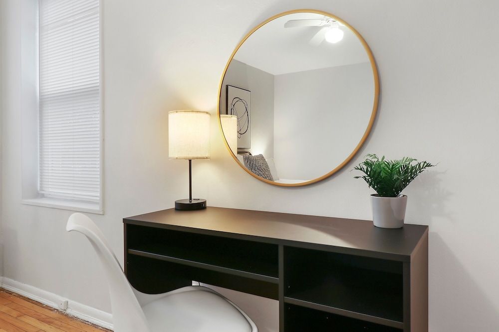 undefined Spacious & Furnished 3BR Apt Rogers Park