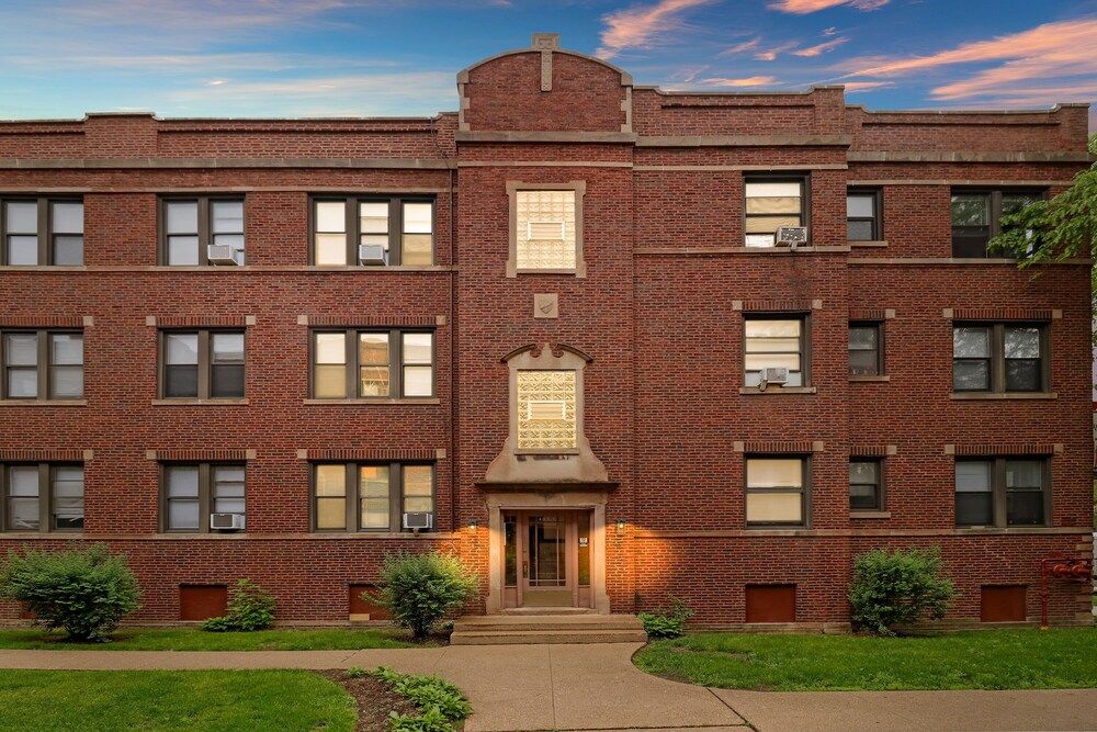 undefined 2BR Lively & Chic Home in Rogers Park 3