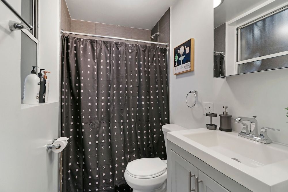 undefined 1BR Delightful Apartment in Ravenswood 9