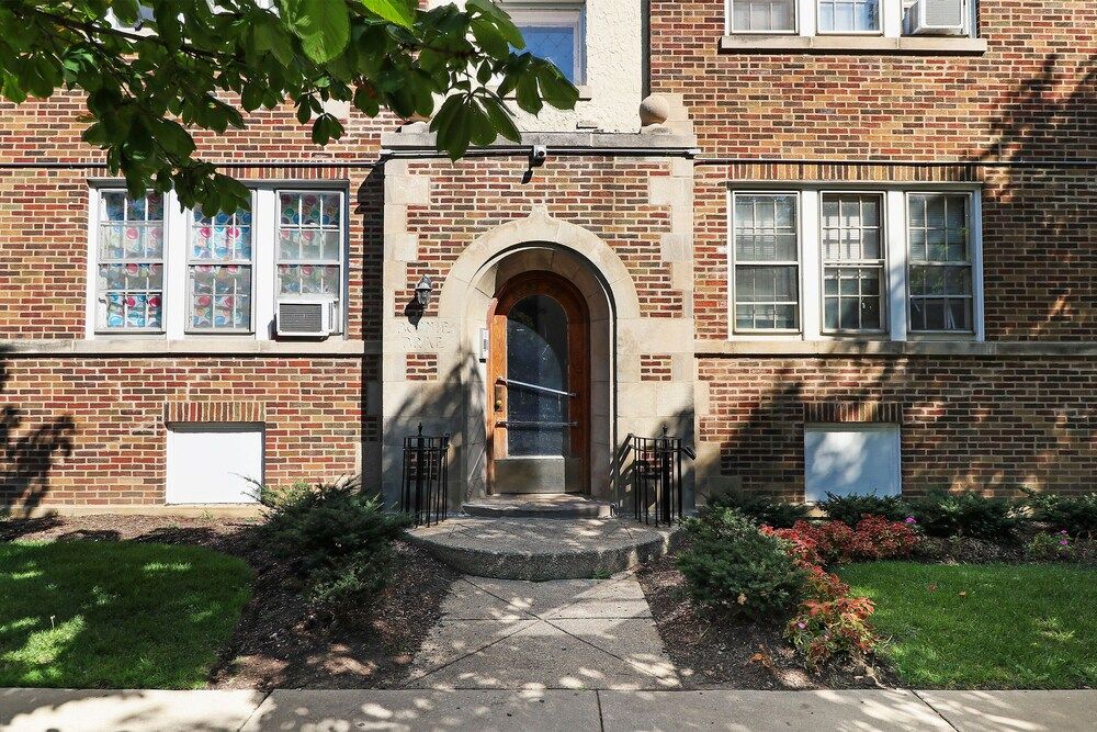 undefined Contemporary Cragin 1BR Apt in Lockwood 3