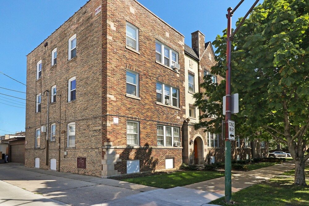 undefined Contemporary Cragin 1BR Apt in Lockwood 5