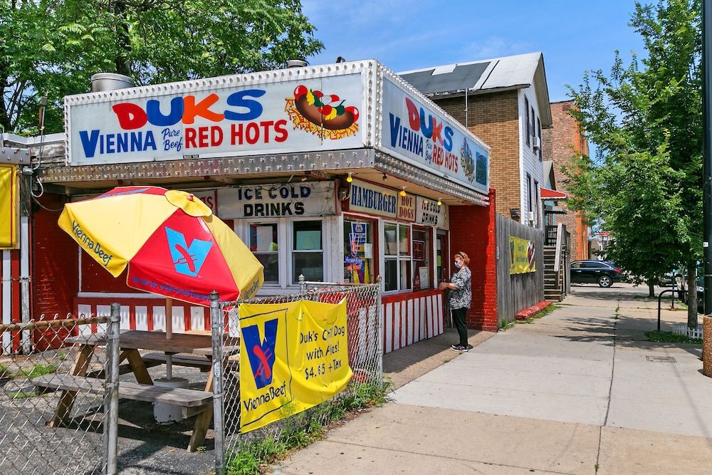 undefined Comfy & Stylish 2BR 1BA in West Town 6