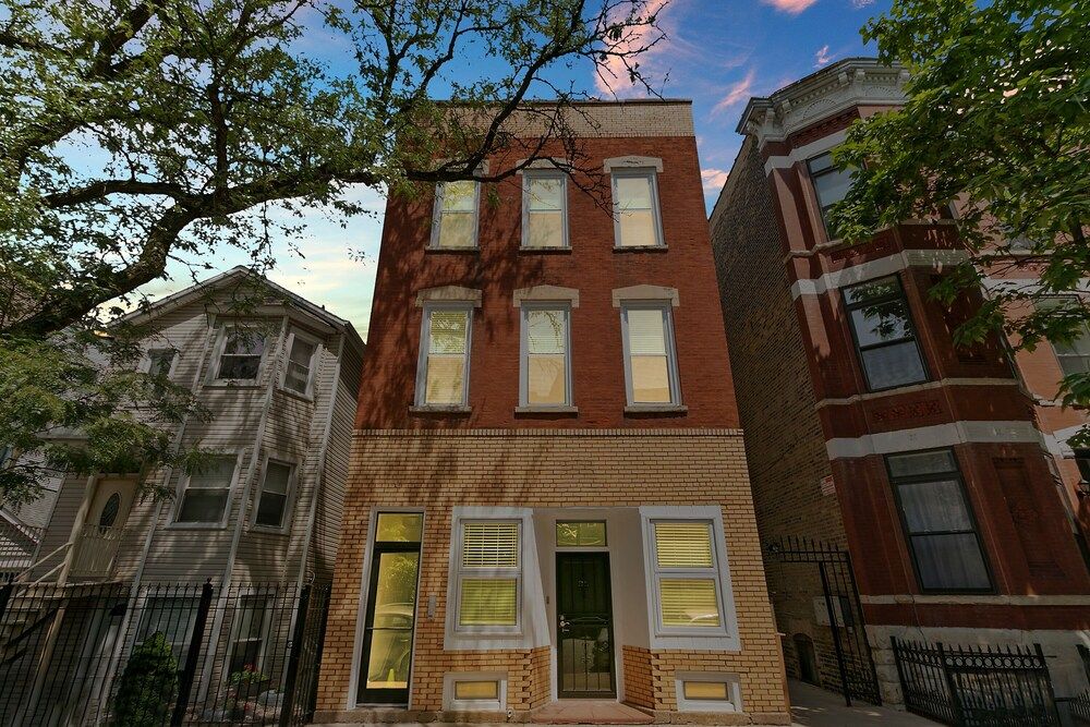 undefined Comfy & Stylish 2BR 1BA in West Town 5