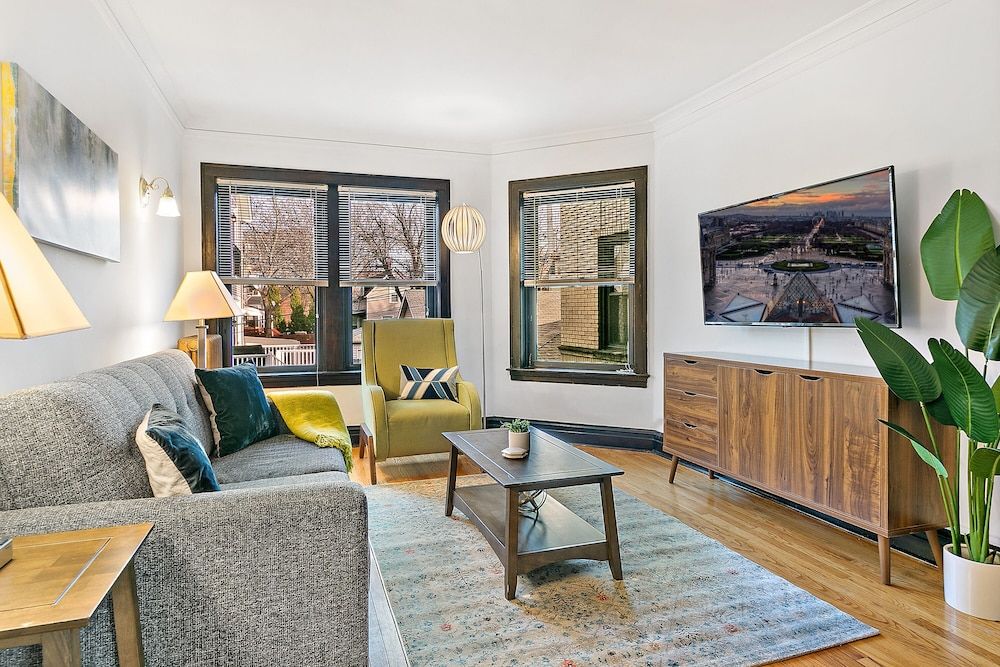 undefined Welcoming & Trendy 1BR Apt in Larchmont 6