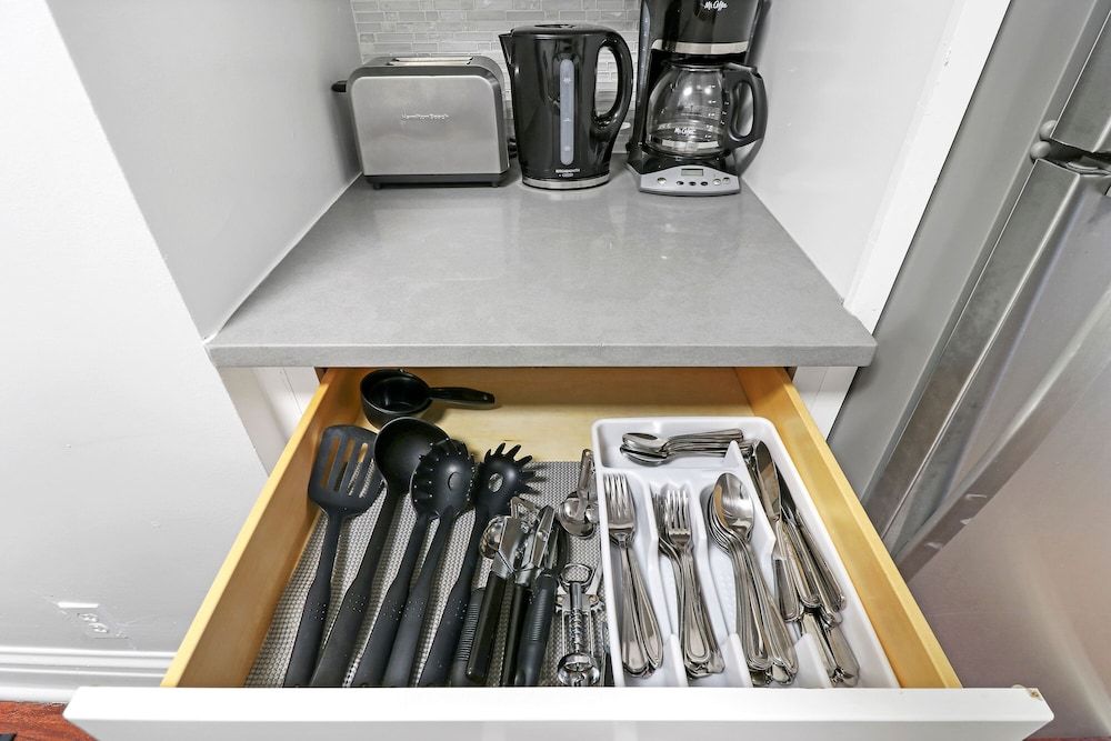 undefined 2BR City Apt Fast Wi-Fi Roscoe LakeView 5