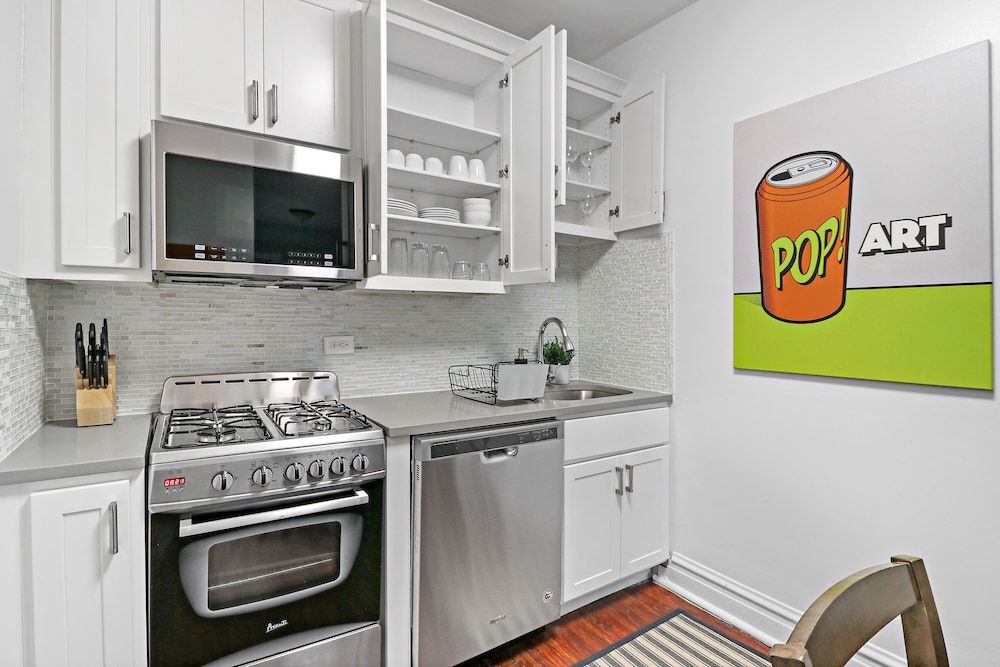 undefined 2BR City Apt Fast Wi-Fi Roscoe LakeView 6