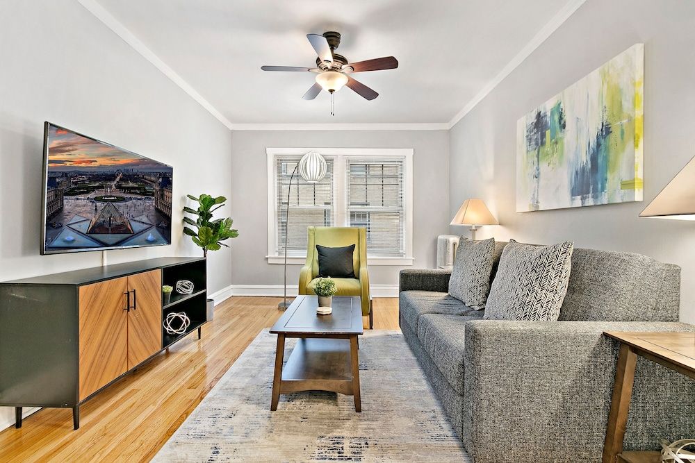 undefined Well equipped 1BR in Chicago highlights 3