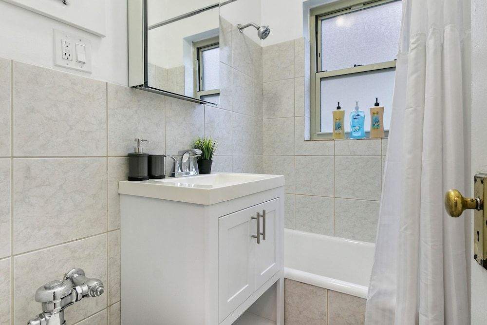 undefined Well equipped 1BR in Chicago highlights 6