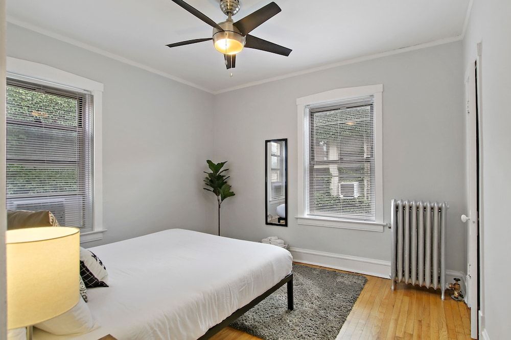 undefined Deluxe 1BR Apt in a Ravenswood