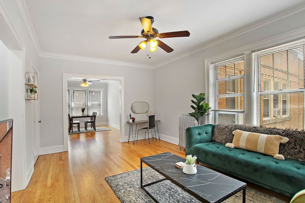 undefined Deluxe 1BR Apt in a Ravenswood 10