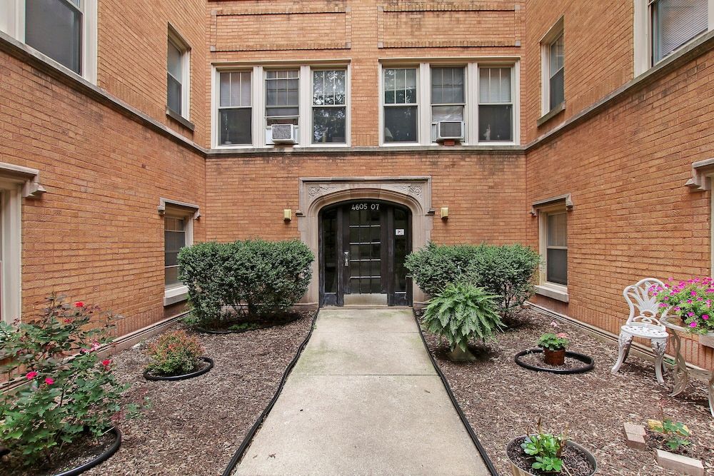 undefined Deluxe 1BR Apt in a Ravenswood 3