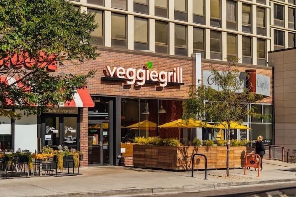 undefined Newly Decorated 1BR 1BA Apt in Lake View