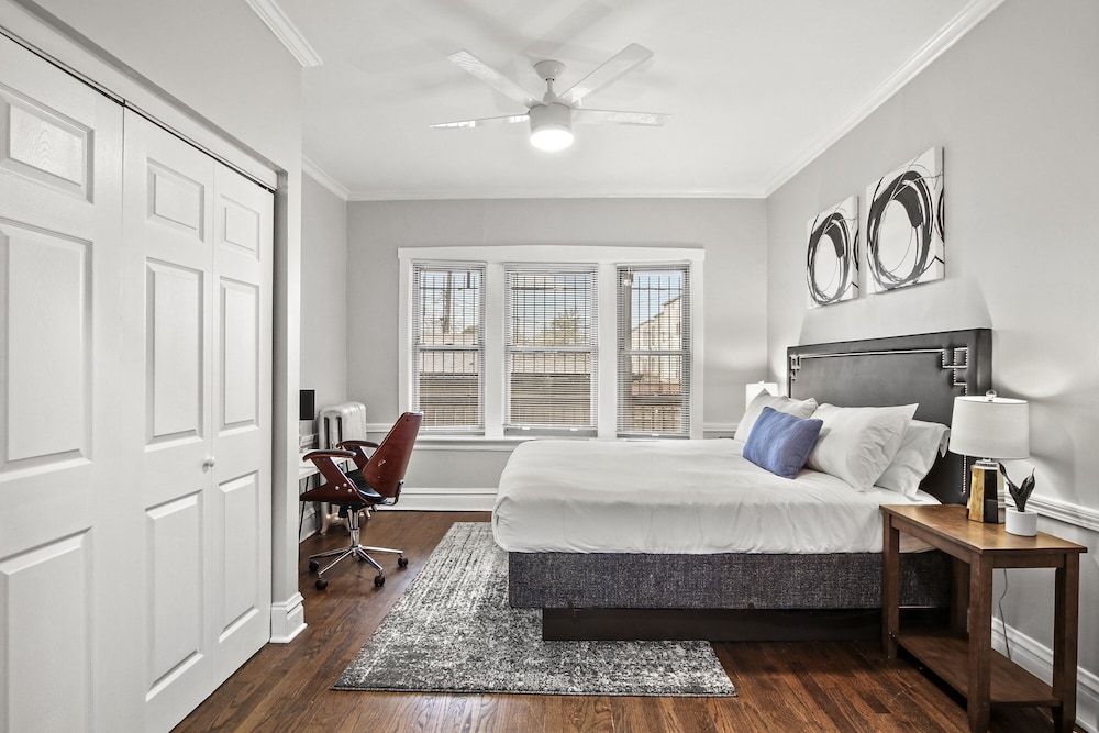 undefined Classy 2BR Spacious Apt in Avondale 6