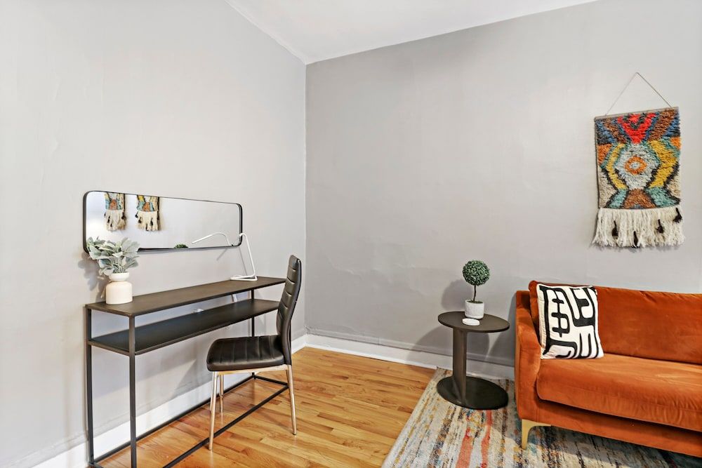 undefined Cozy Modern 1BR Apt in Boystown 9