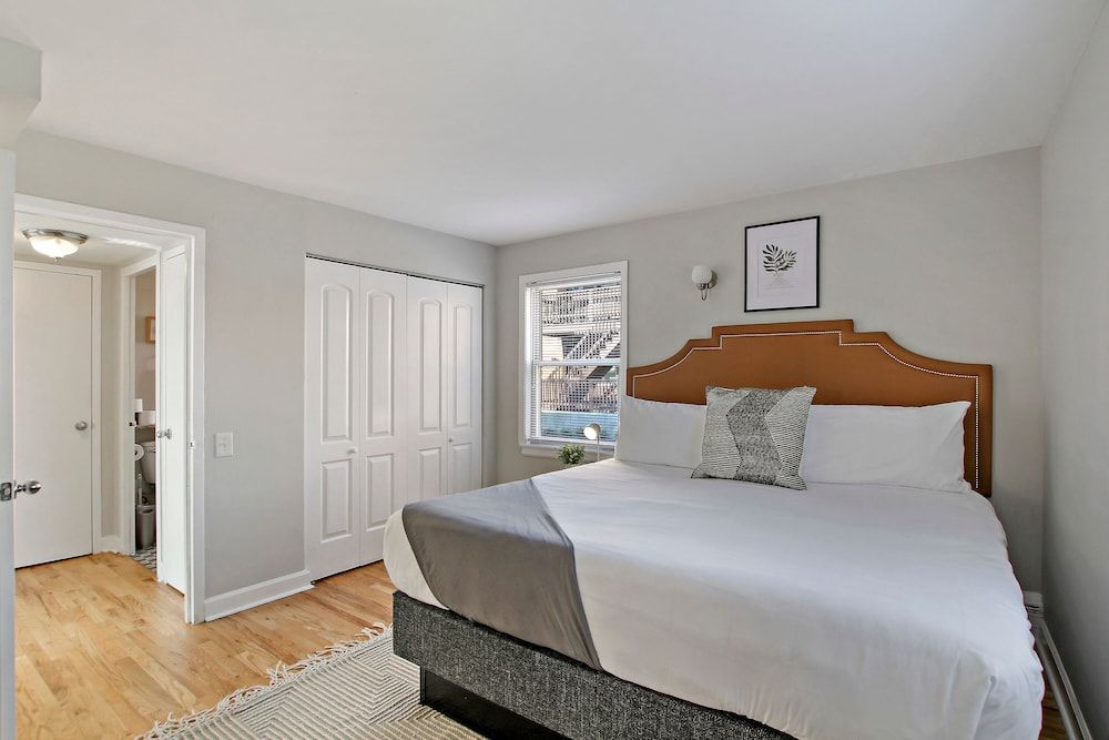 undefined 1BR Roomy Apartment in Bowmanville 4