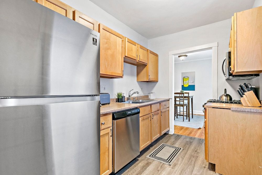 undefined Chicago Vibe 1BR apt near Roscoe Village 6