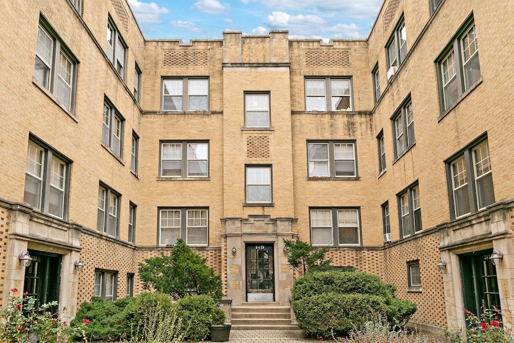 undefined Chicago Vibe 1BR apt near Roscoe Village 3