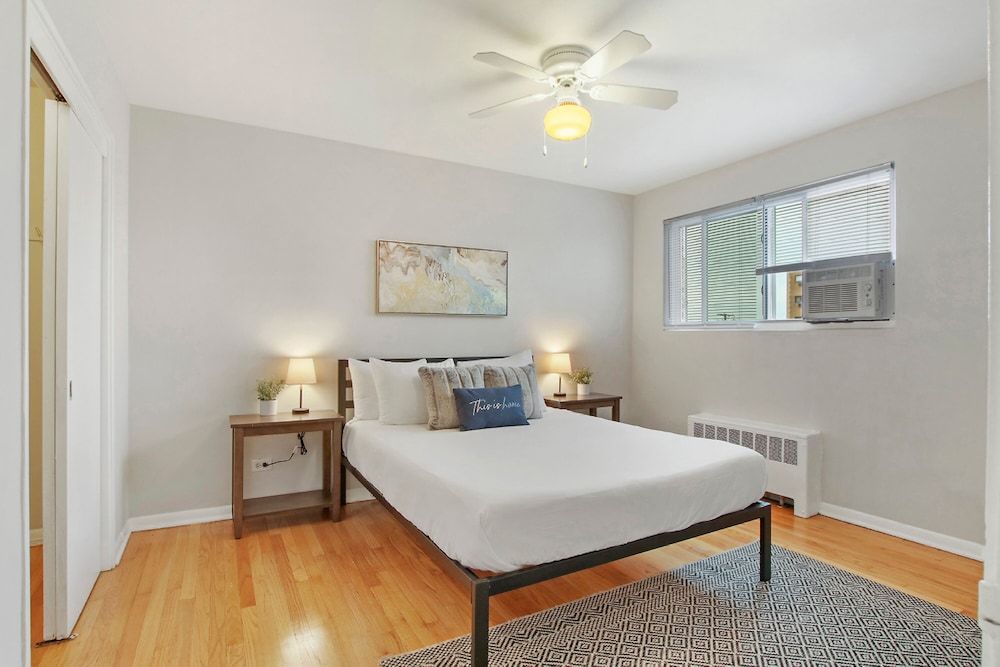 undefined Relaxing 1BR Home near Stores in Bell 5