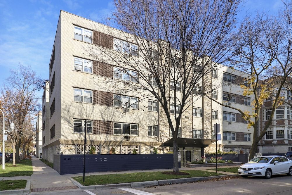 undefined Fully Furnished Studio Apt in Lakeview