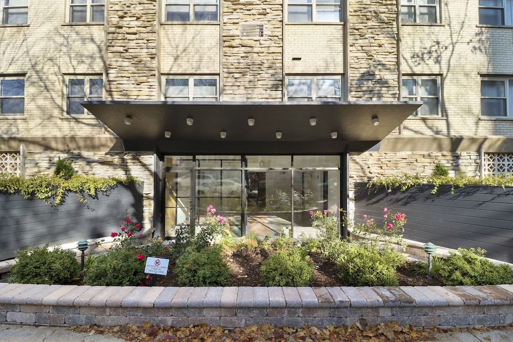 undefined Fully Furnished Studio Apt in Lakeview 3