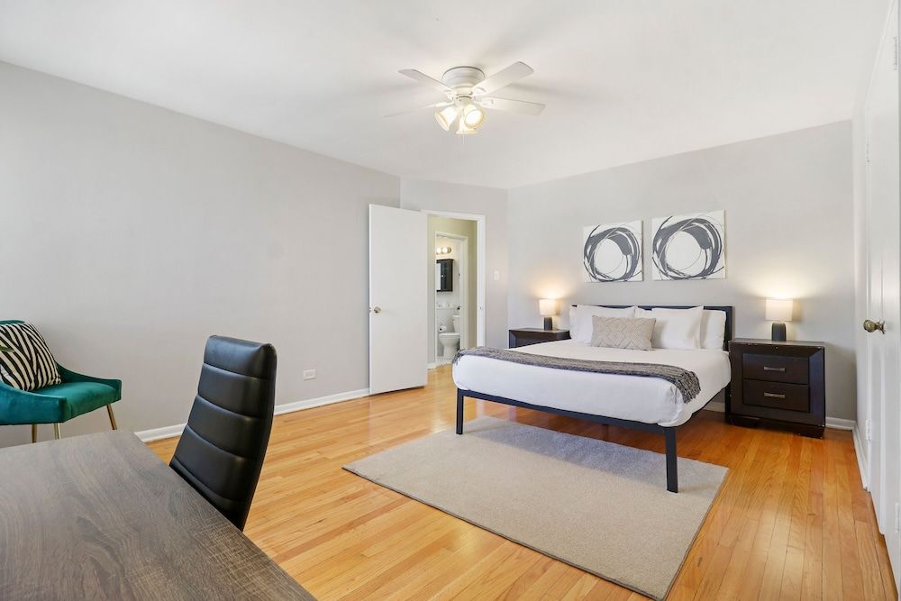 undefined 2BR Modern & Comfy Apt in Rogers Park 4