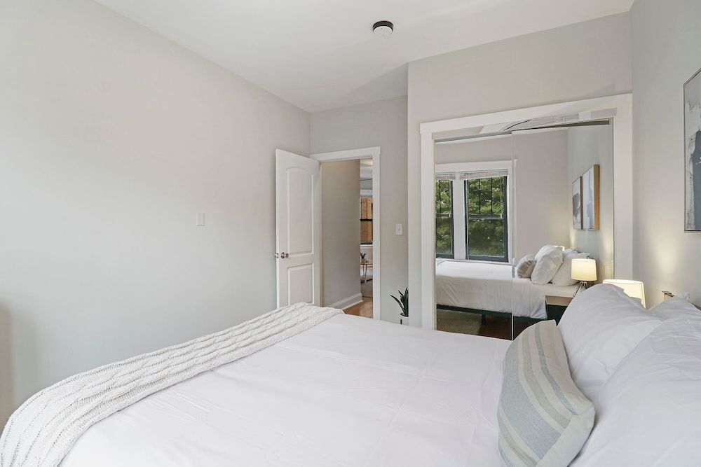 undefined Portage Park Classic 1BR Apt in Montrose