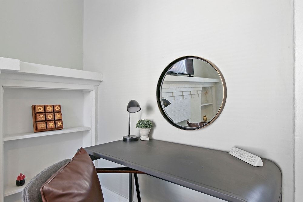 undefined 2BR Comfy & Chic Sunnyside Apt near Shop 3