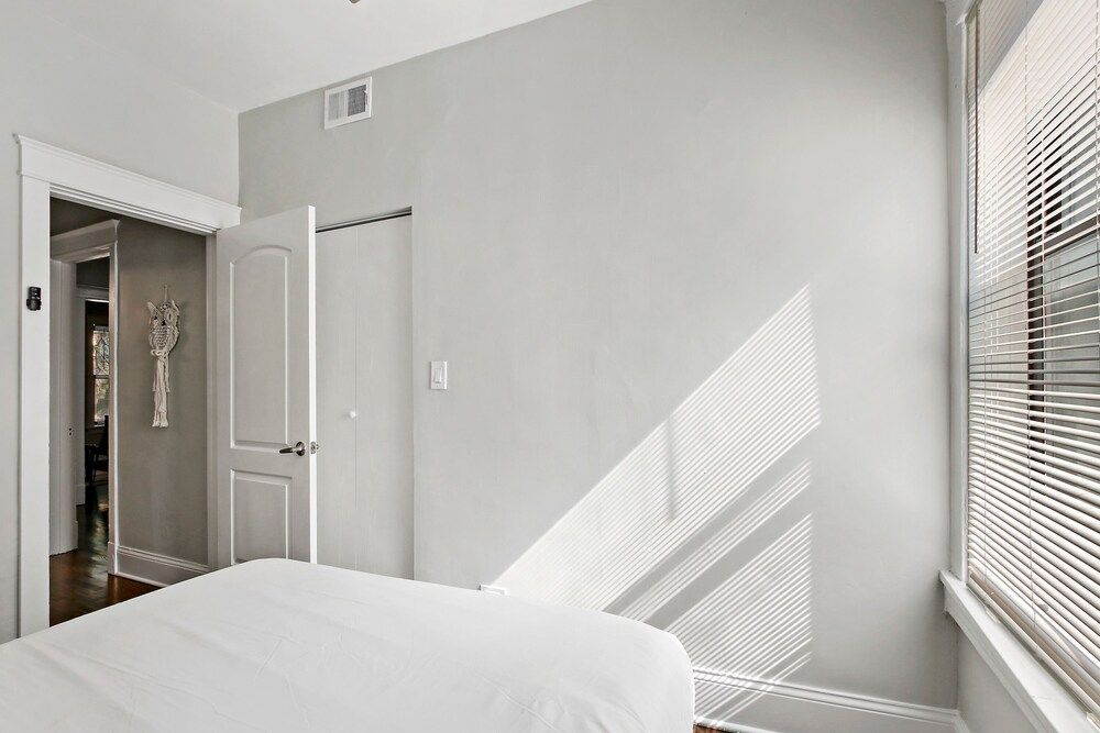 undefined 2BR Comfy & Chic Sunnyside Apt near Shop 4