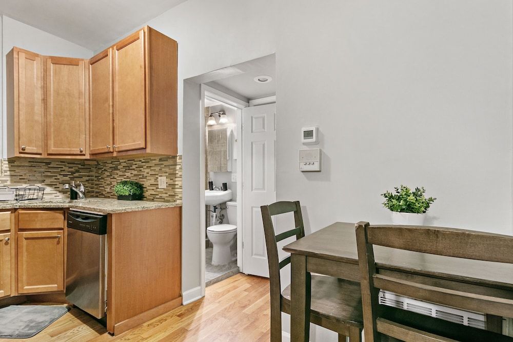 undefined 2BR Furnished Apartment in Boystown 6